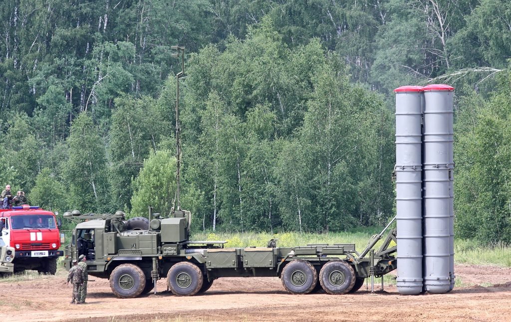 An isolated S-400 battery is highly vulnerable to low-altitude cruise missile saturation.