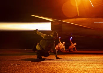U.S. Sailors conduct flight operations aboard Nimitz-class aircraft carrier USS George H.W. Bush (CVN 77)