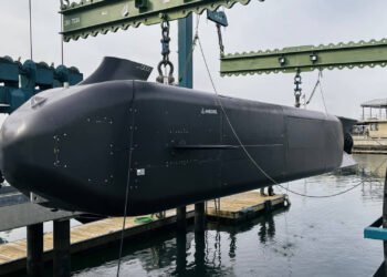 A U.S. Navy Anduril Dive-LD autonomous underwater vehicle (AUV)