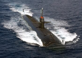 The Los Angeles-class attack submarine USS Louisville (SSN 724) underway off the coast of southern California.
